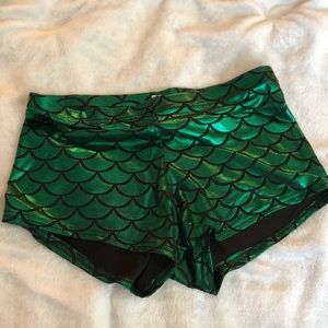 High waisted shorts! Like NEW!